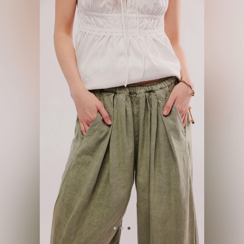 Free People To the Sky Parachute Pants -NWT - Olive Green- Retails for $78